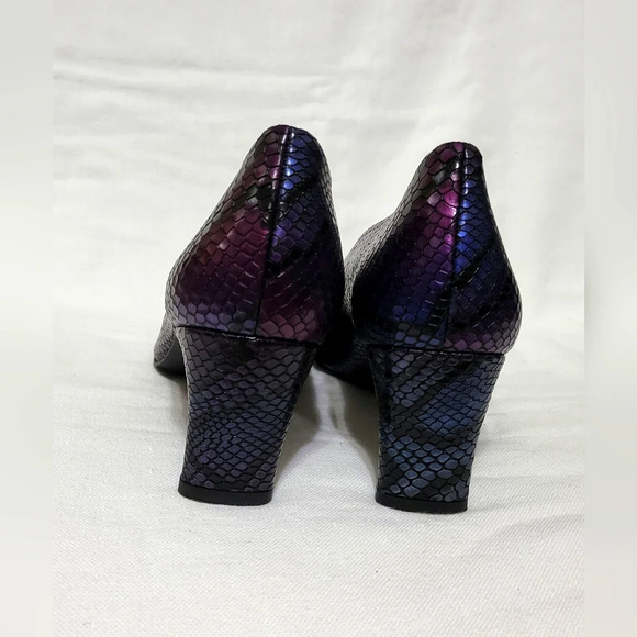 Stuart Weitzman Womens‎ Iridescent Purple Snake Print Leather Heels 9.5N NWOB - Picture 4 of 15
